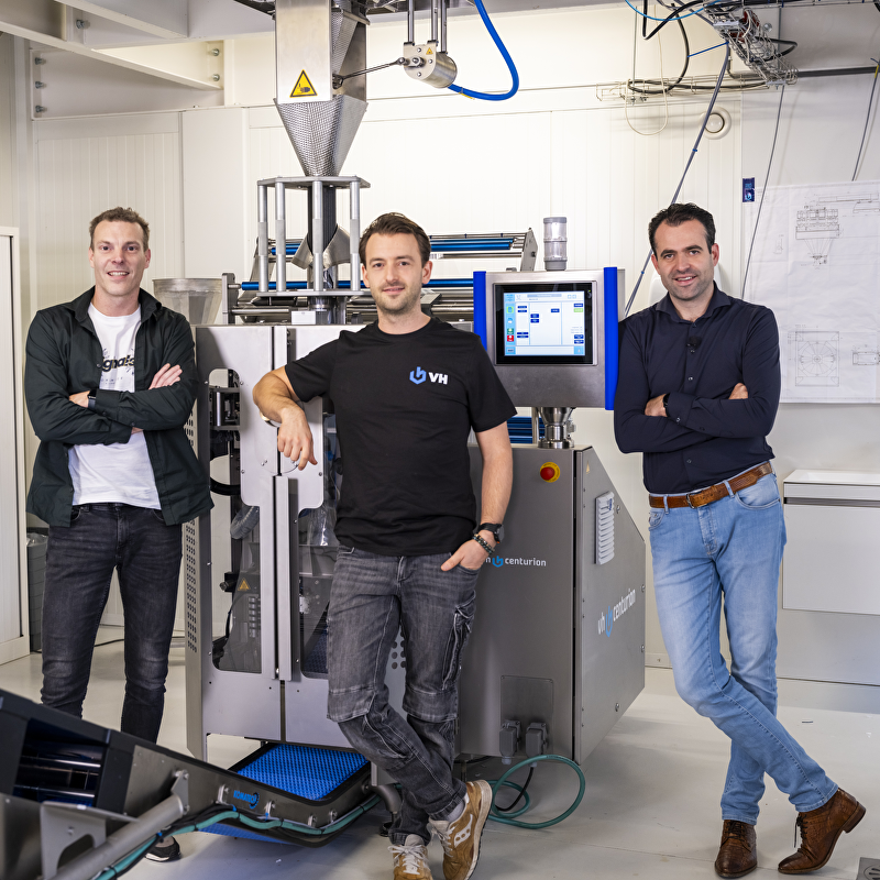 VH stands for<br><span> ambition</span> and<br> the feeling of<br> a <span>family</span>.